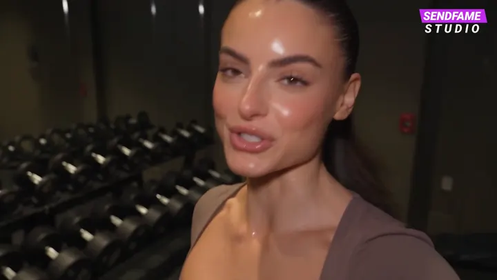 Late-night gym vlog